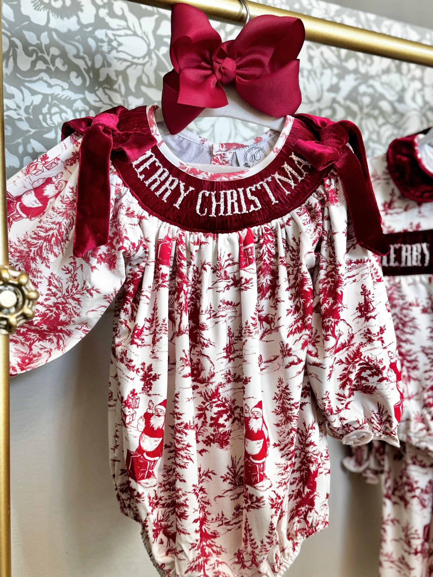 Santa Toile Girl Bubble